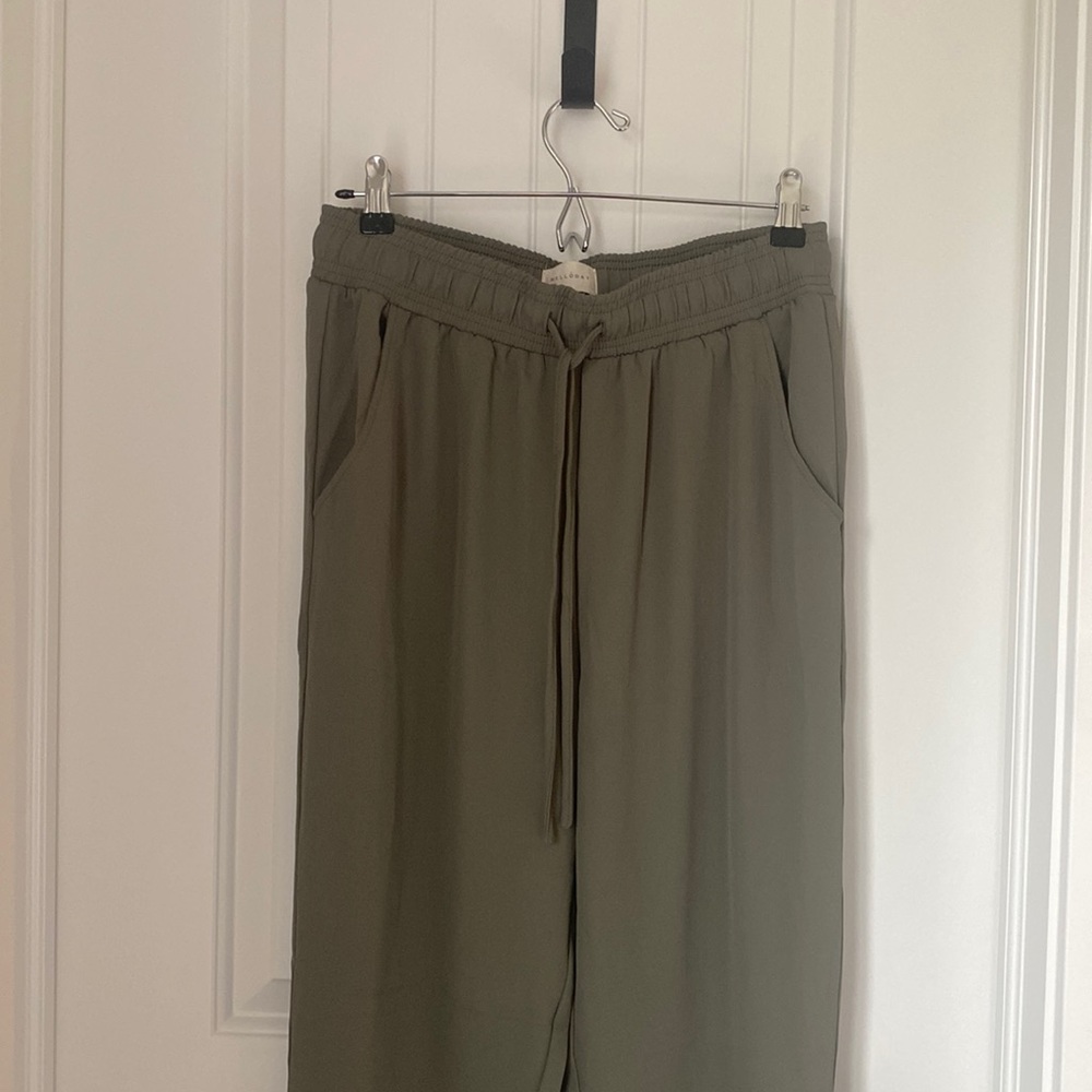 Medium, Drawstring flow, tapered pant